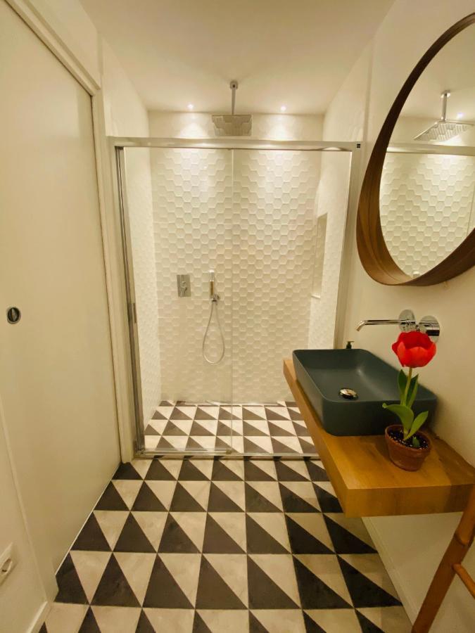 Civiconovantatre - New B&B Сан-Винченцо Экстерьер фото